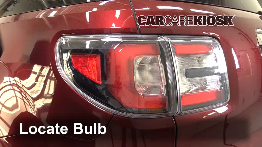 2017 GMC Acadia Limited 3.6L V6 Lights Reverse Light (replace bulb)